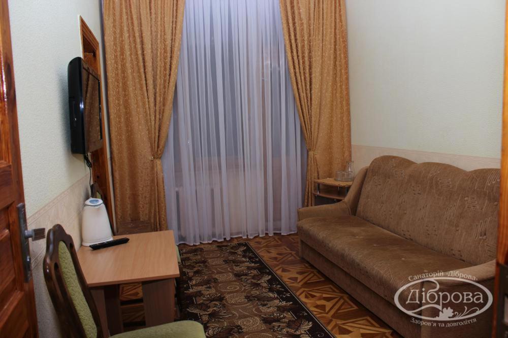 Hotel Dibrova Bila Zerkwa Exterior foto